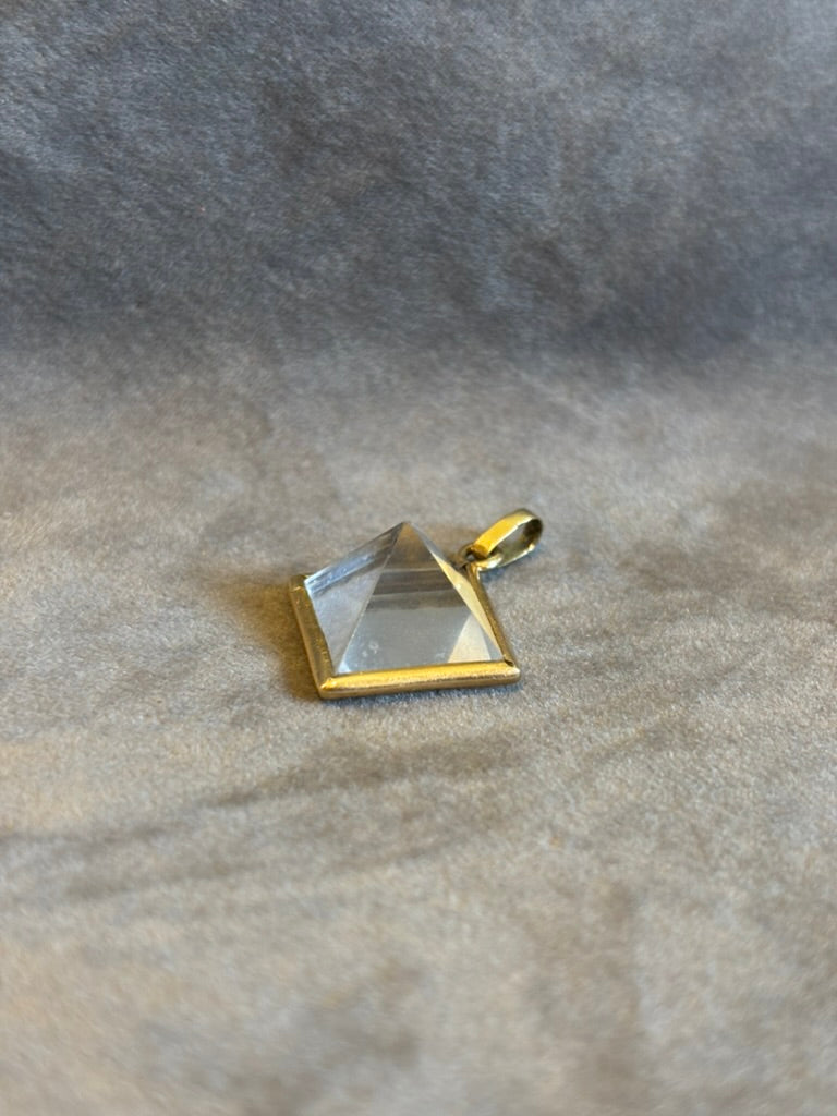 Dije Pirámide Zircón