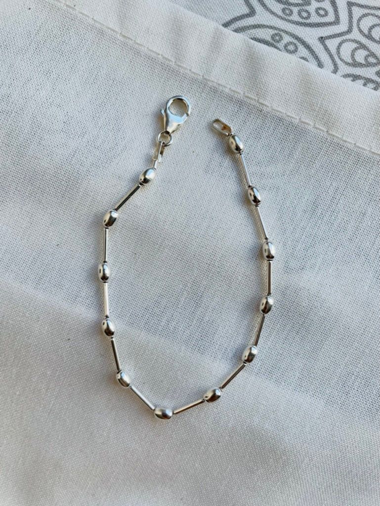 Pulsera Línea y Óvalo