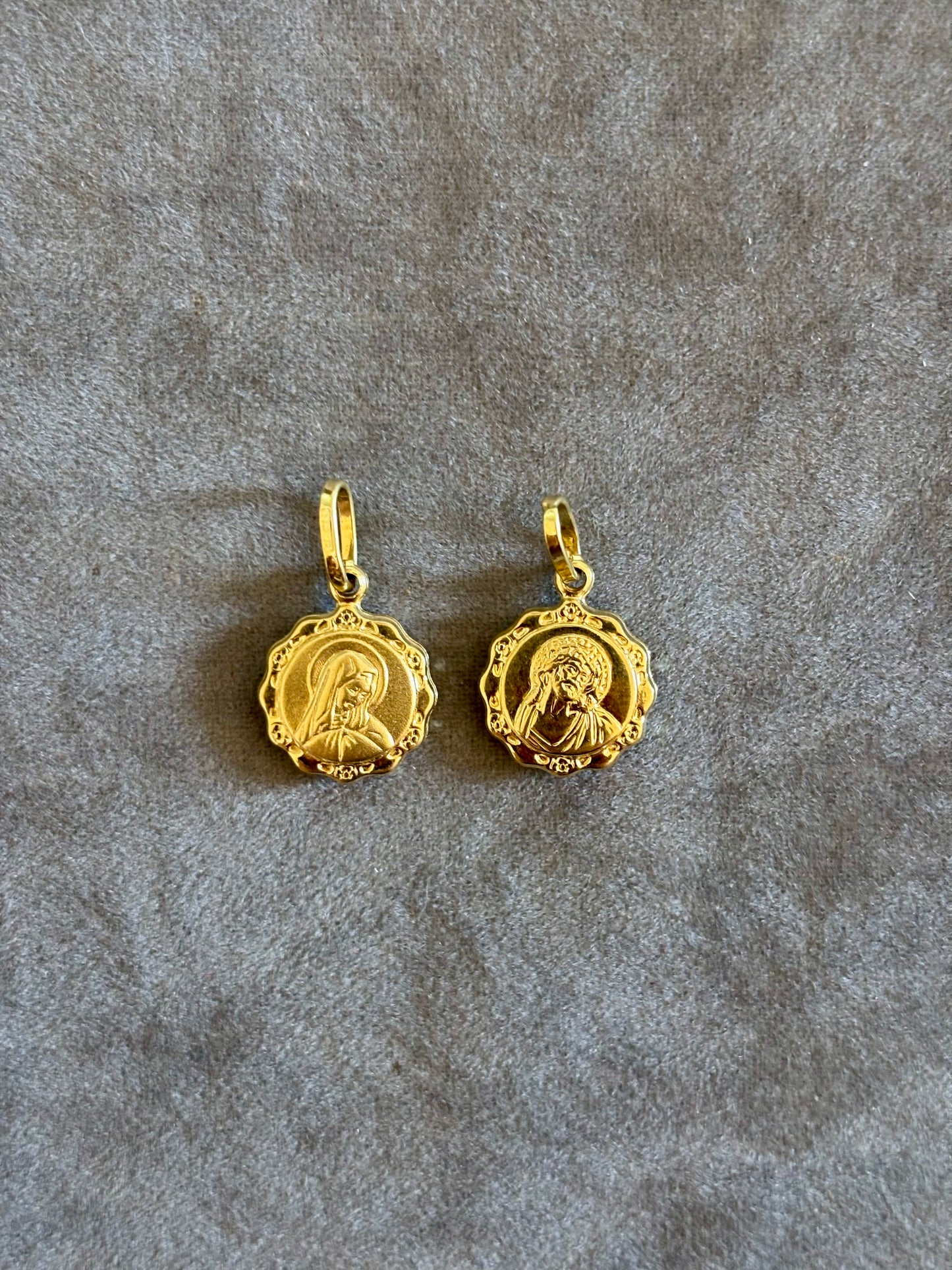 Dije Medalla Santos 2