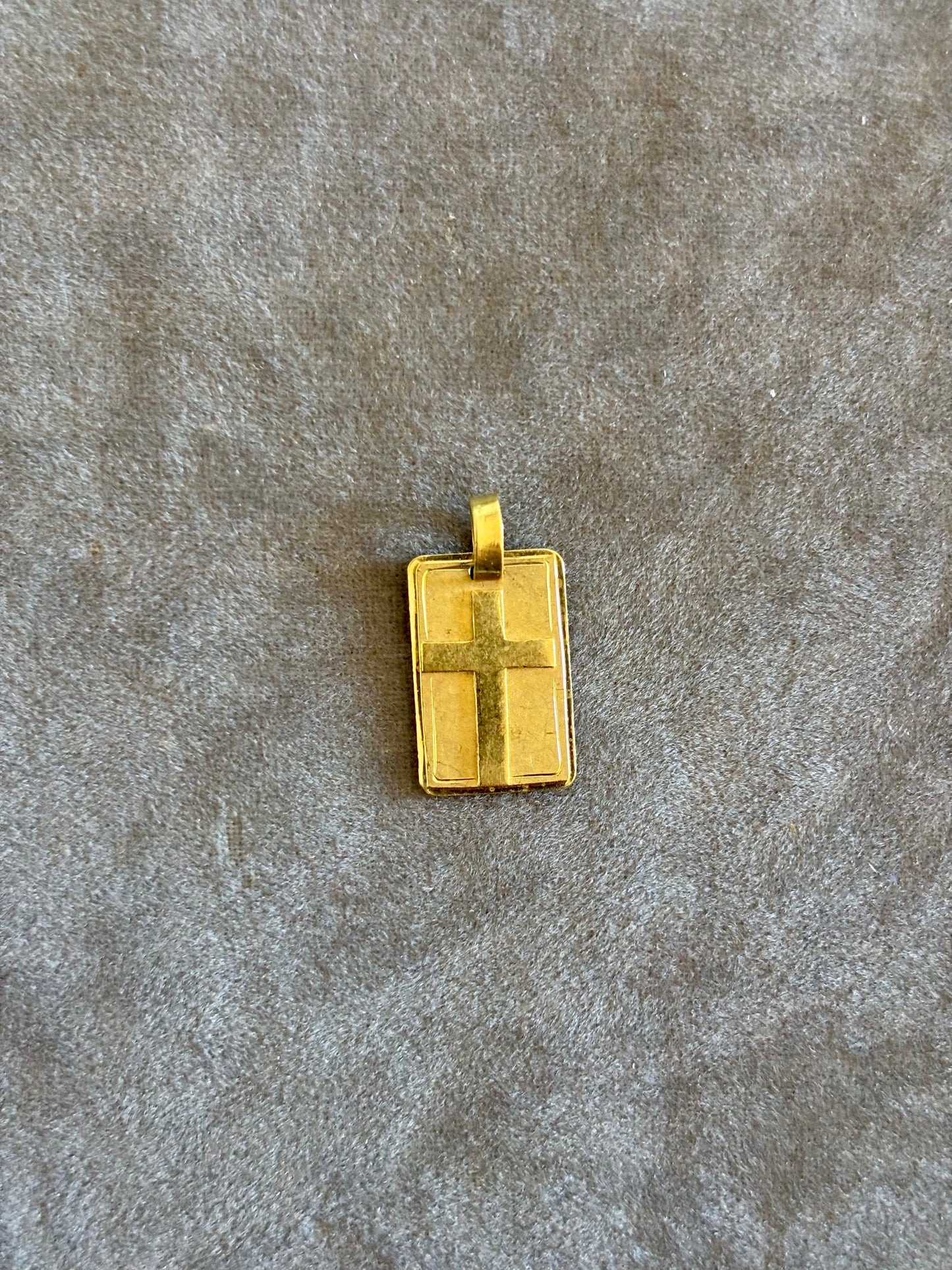 Dije Cruz Rectangular