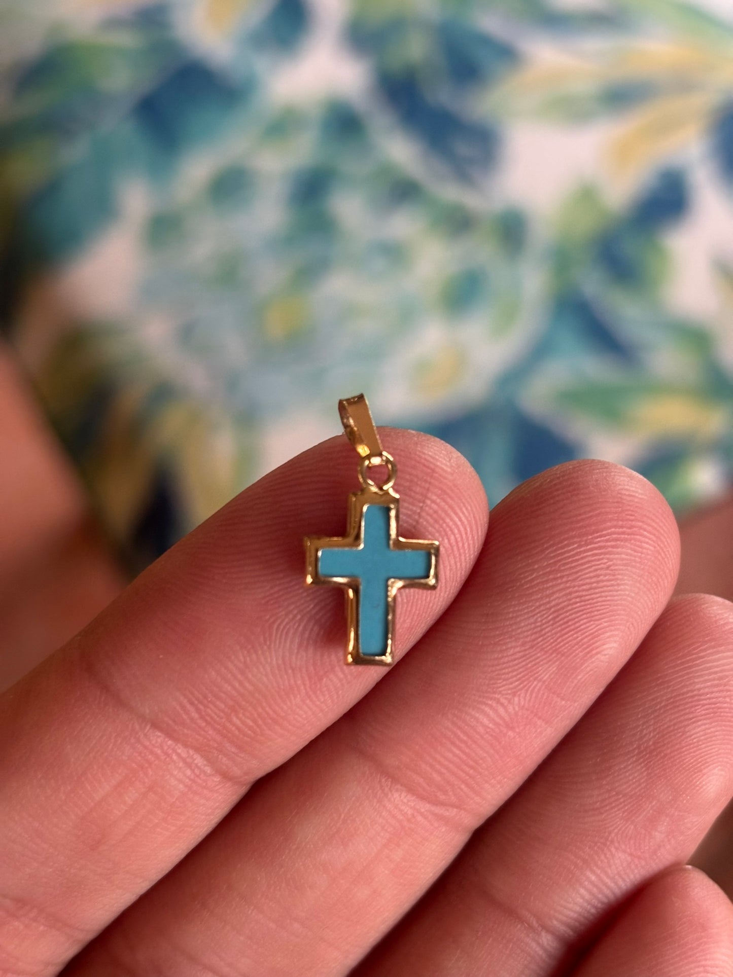 Dije Cruz de Color Oro